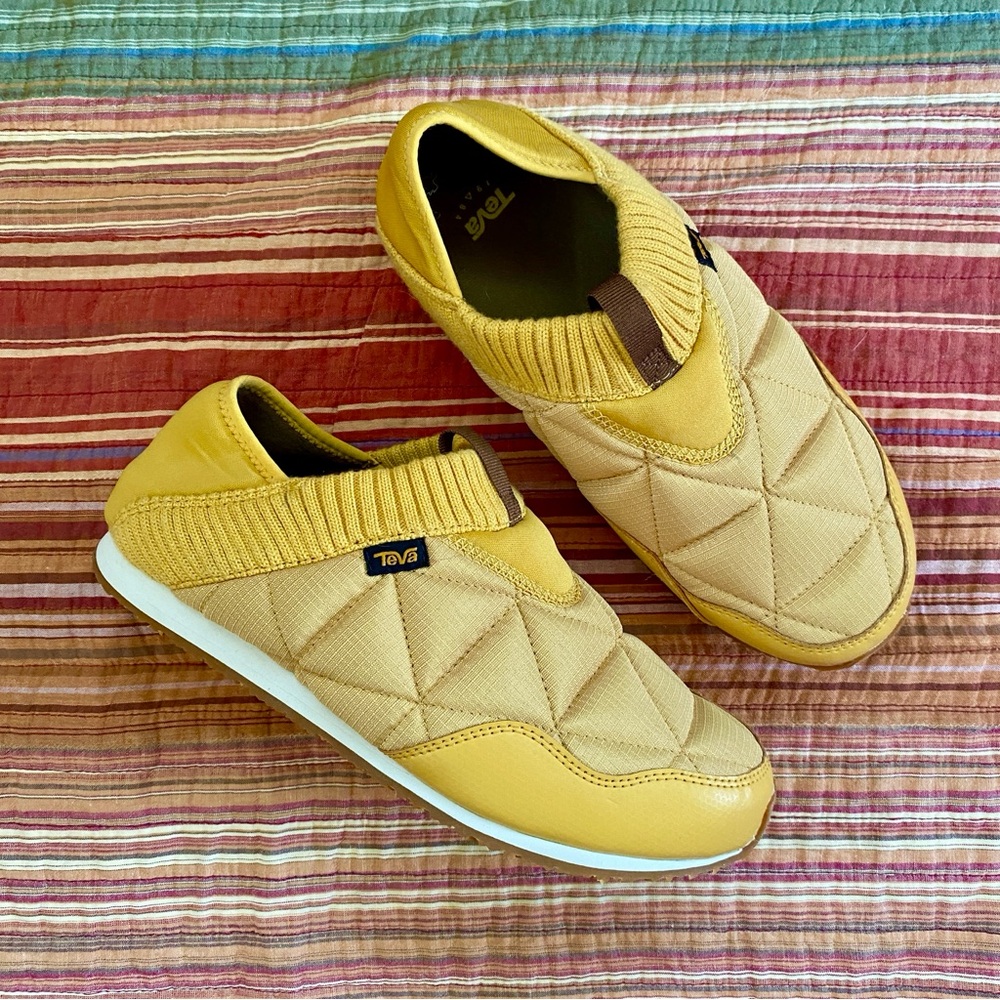 New / Never Worn Teva ReEmber Moccasin Camp Shoe